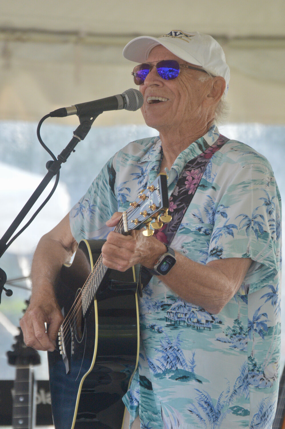 Jimmy Buffett surprises ‘Parrotheads’ in Portsmouth